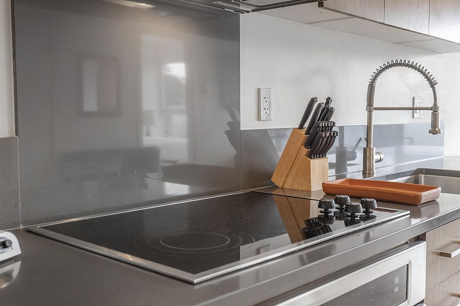 463 250 E 6 Street Vancouver, BC - 8