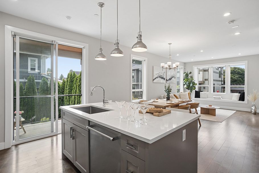 2020 Carson Court North Vancouver, BC - 16
