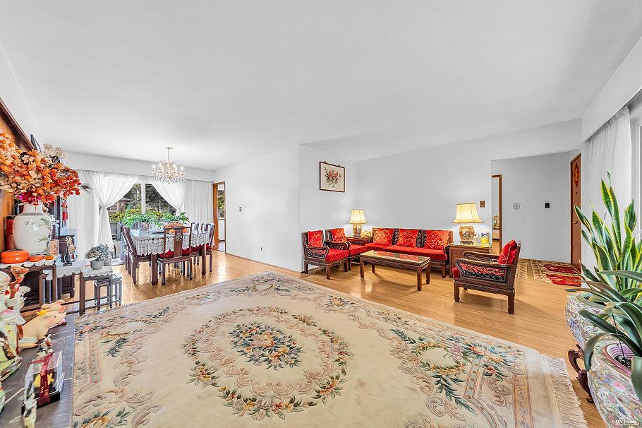 580 W 64th Avenue Vancouver, BC - 5