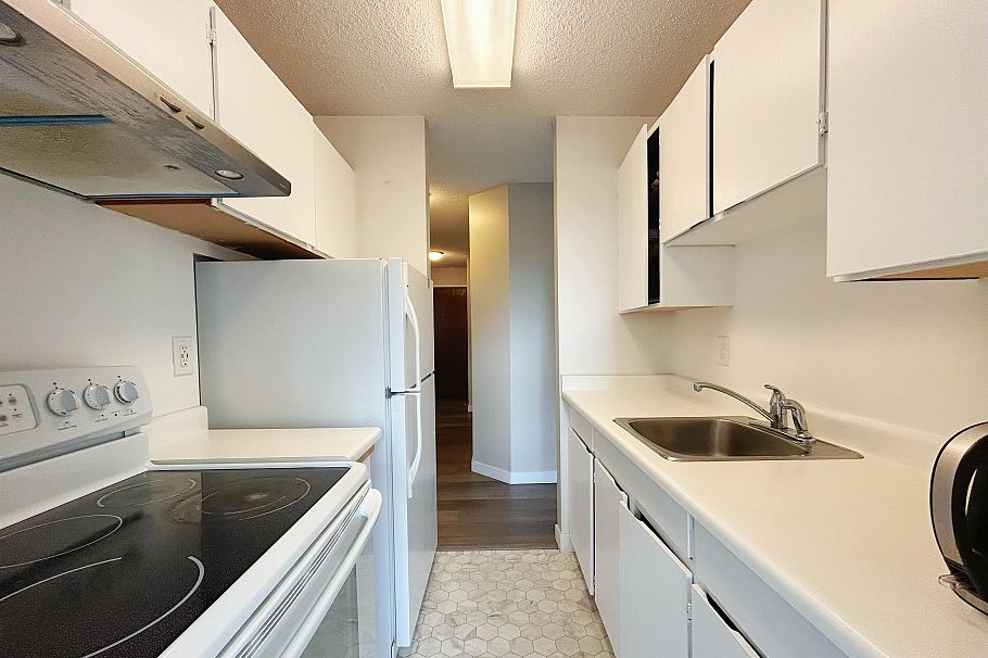 606 1740 Comox Street Vancouver, BC - 12