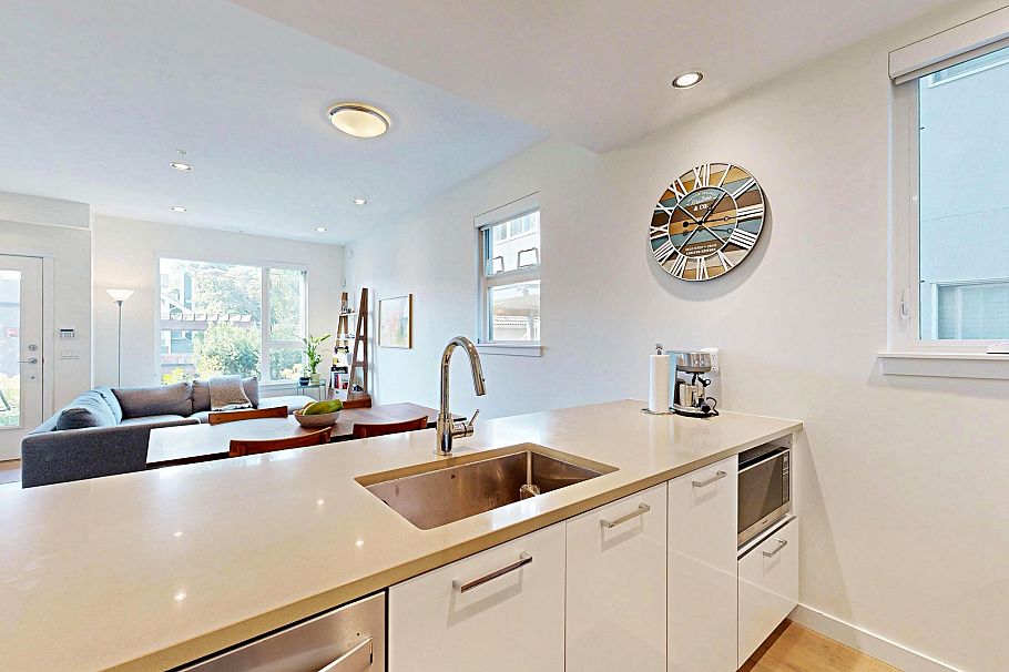 4527 Earles Street Vancouver, BC - 12