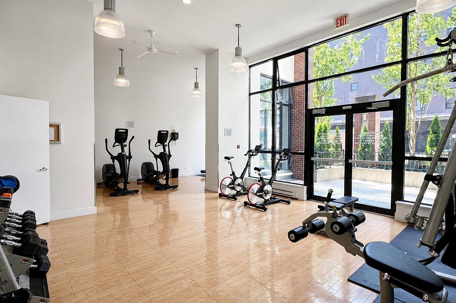 908 977 Mainland Street Vancouver, BC - 20