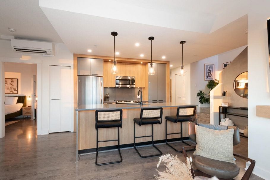 417 733 W 14th Street North Vancouver, BC - 21