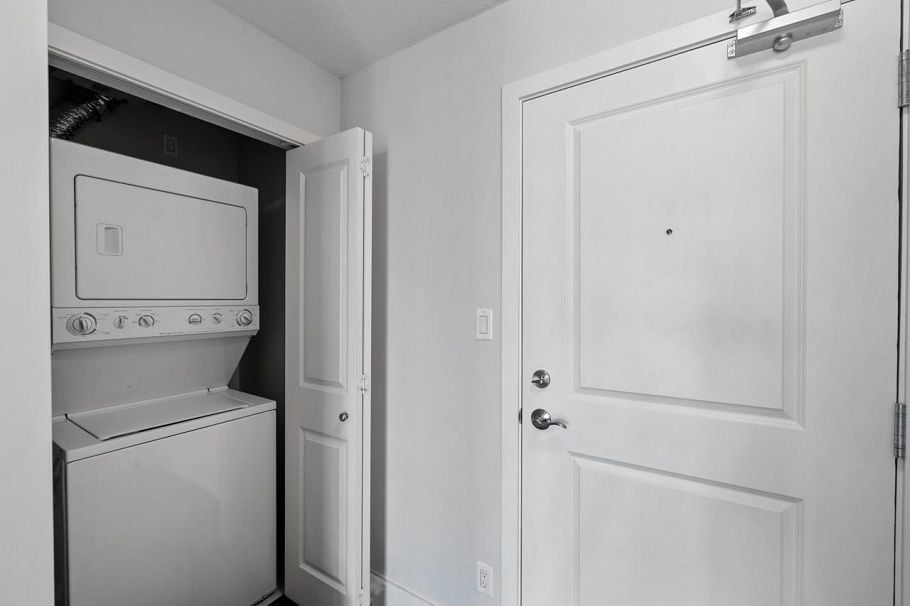 707 1068 W Broadway Vancouver, BC - 24