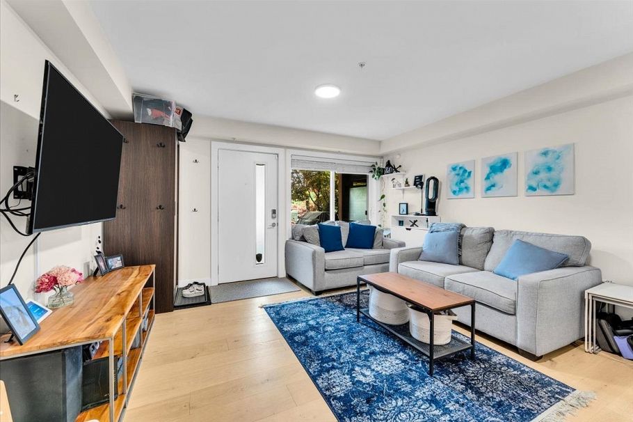4410 Nanaimo Street Vancouver, BC - 5