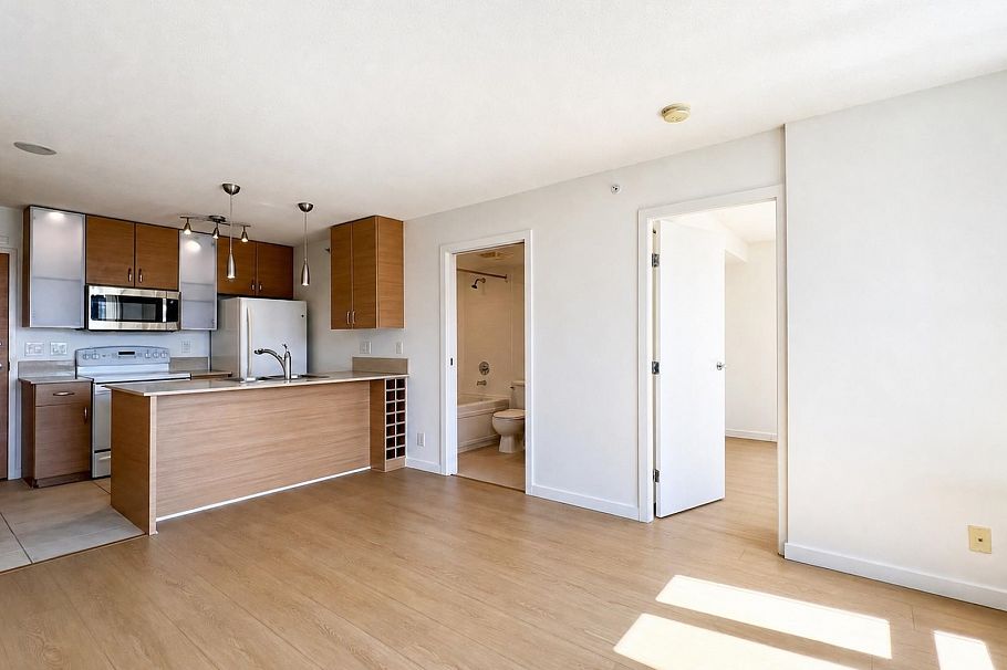 908 977 Mainland Street Vancouver, BC - 8