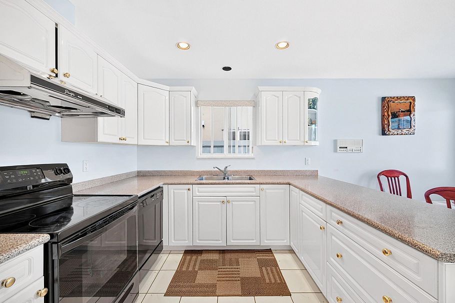 3423 E 24th Avenue Vancouver, BC - 7