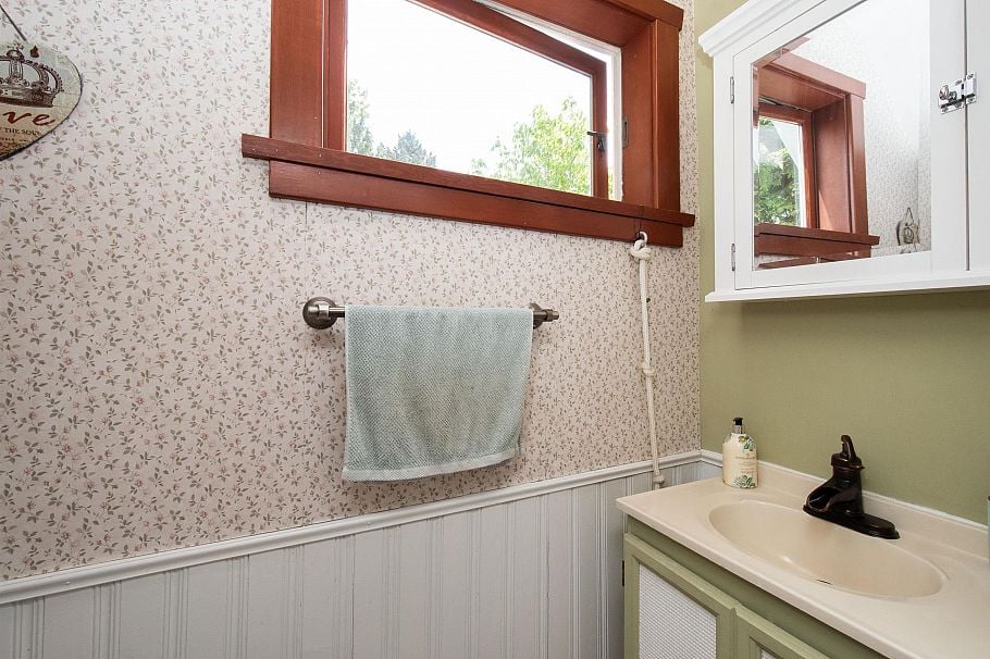 1560 Macgowan Avenue North Vancouver, BC - 23