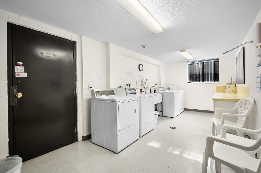 202 134 W 20th Street North Vancouver, BC - 25