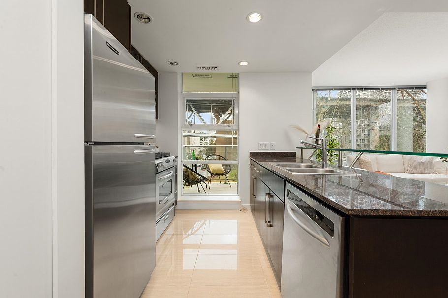 605 633 Kinghorne Mews Vancouver, BC - 10