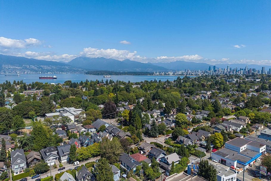 2413 Collingwood Street Vancouver, BC - 6