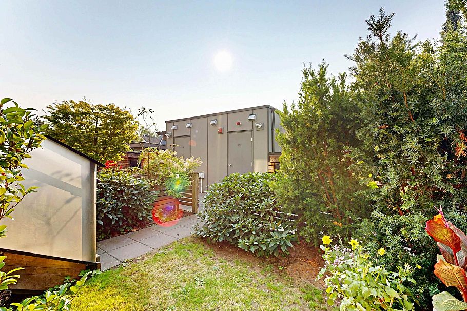 4527 Earles Street Vancouver, BC - 32