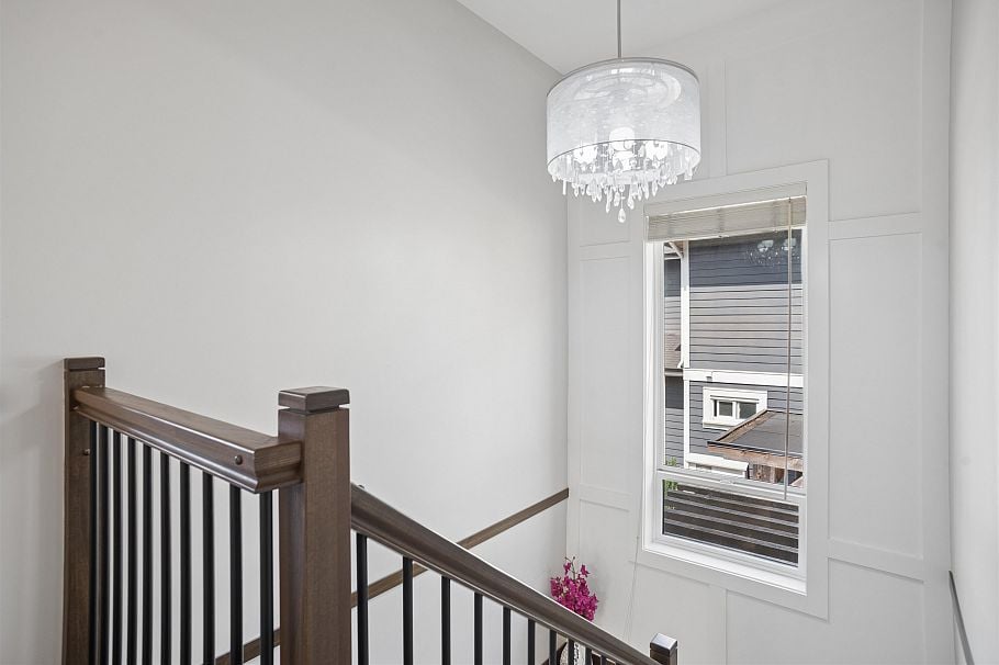2020 Carson Court North Vancouver, BC - 25