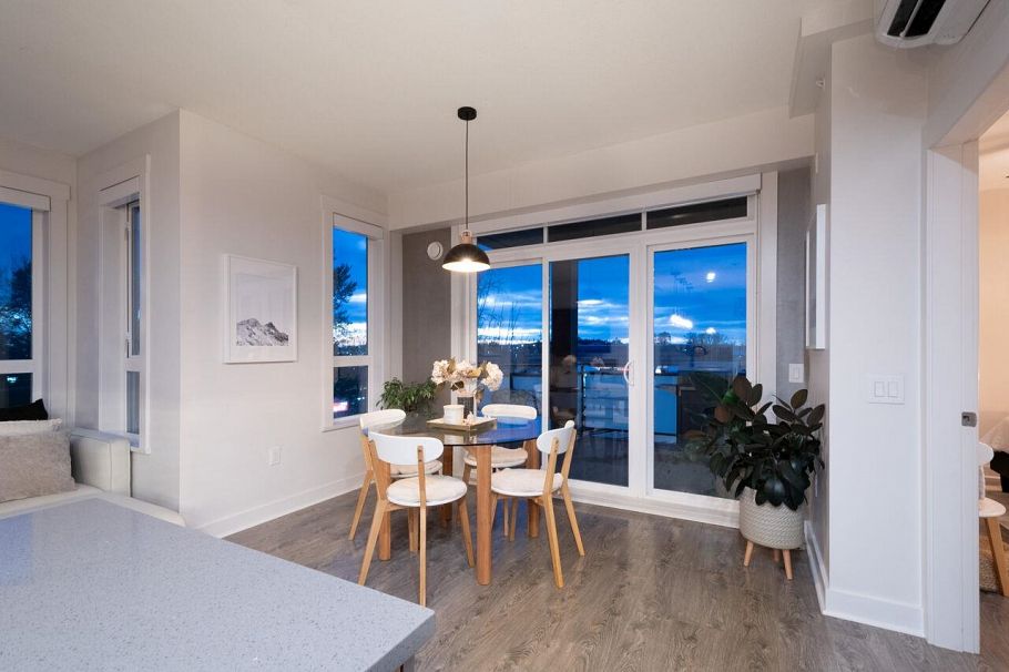 417 733 W 14th Street North Vancouver, BC - 16