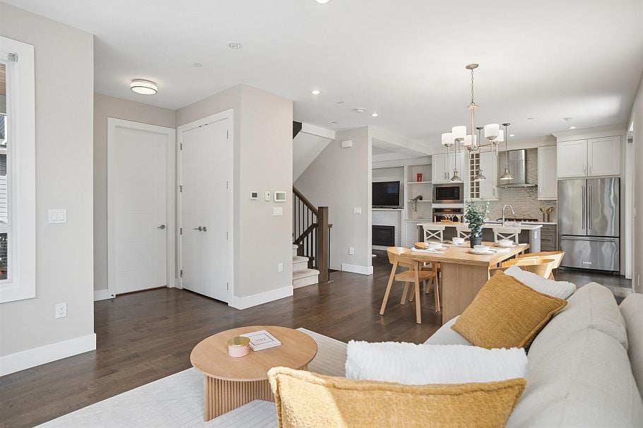 2020 Carson Court North Vancouver, BC - 10