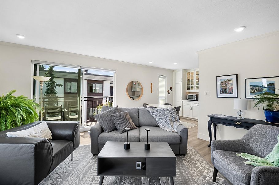 202 134 W 20th Street North Vancouver, BC - 3