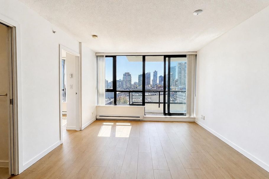 908 977 Mainland Street Vancouver, BC - 3