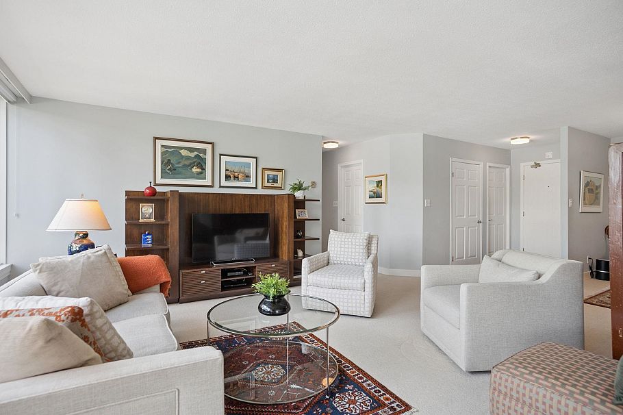402 5425 Yew Street Vancouver, BC - 5