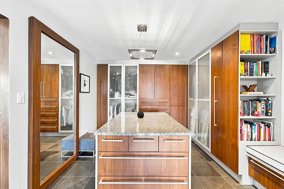 2301 909 Burrard Street Vancouver, BC - 23