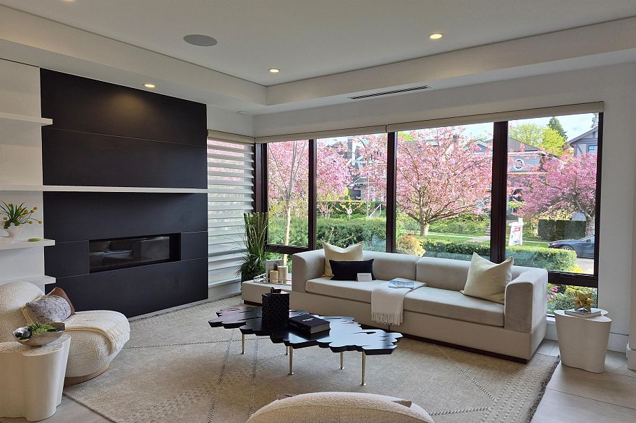 3953 W 21st Avenue Vancouver, BC - 2