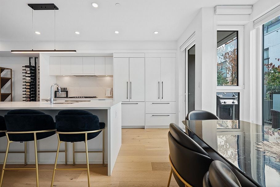 207 649 E 3 Street North Vancouver, BC - 12