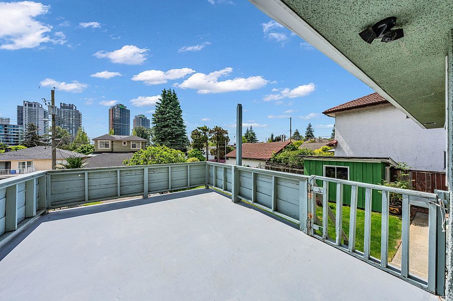 580 W 64th Avenue Vancouver, BC - 33
