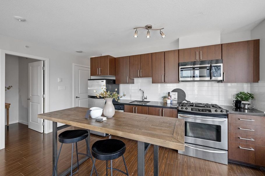707 1068 W Broadway Vancouver, BC - 15
