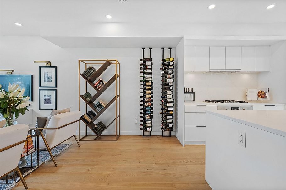 207 649 E 3 Street North Vancouver, BC - 17