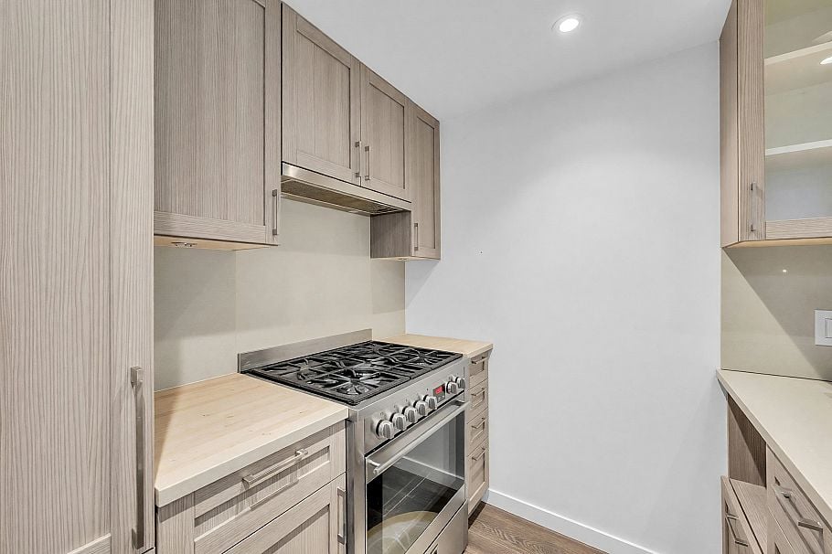 504 5598 Ormidale Street Vancouver, BC - 4