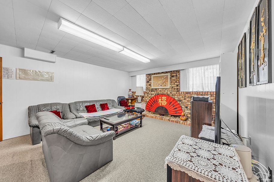 580 W 64th Avenue Vancouver, BC - 12