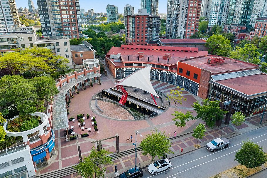 PH 1701 189 Davie Street Vancouver, BC - 39