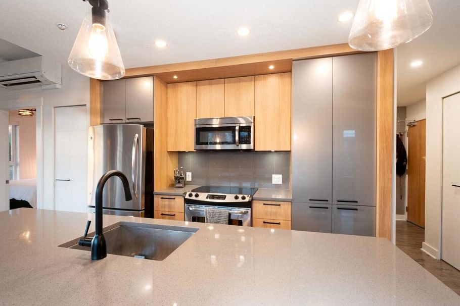 417 733 W 14th Street North Vancouver, BC - 24