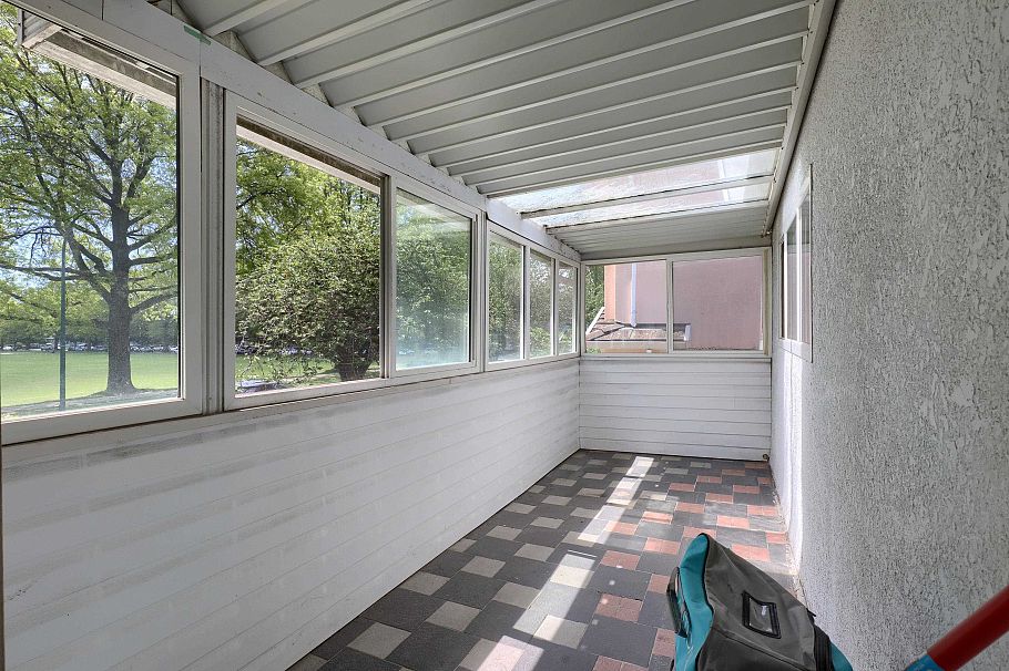 1743 E 49th Avenue Vancouver, BC - 5