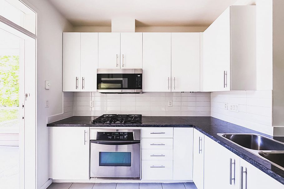 210 3651 Foster Avenue Vancouver, BC - 8