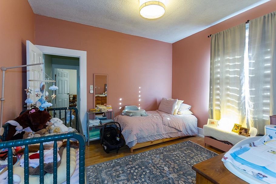 1925 Adanac Street Vancouver, BC - 11