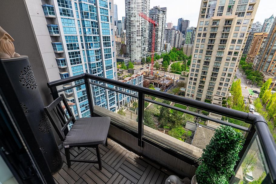 1703 1295 Richards Street Vancouver, BC - 7