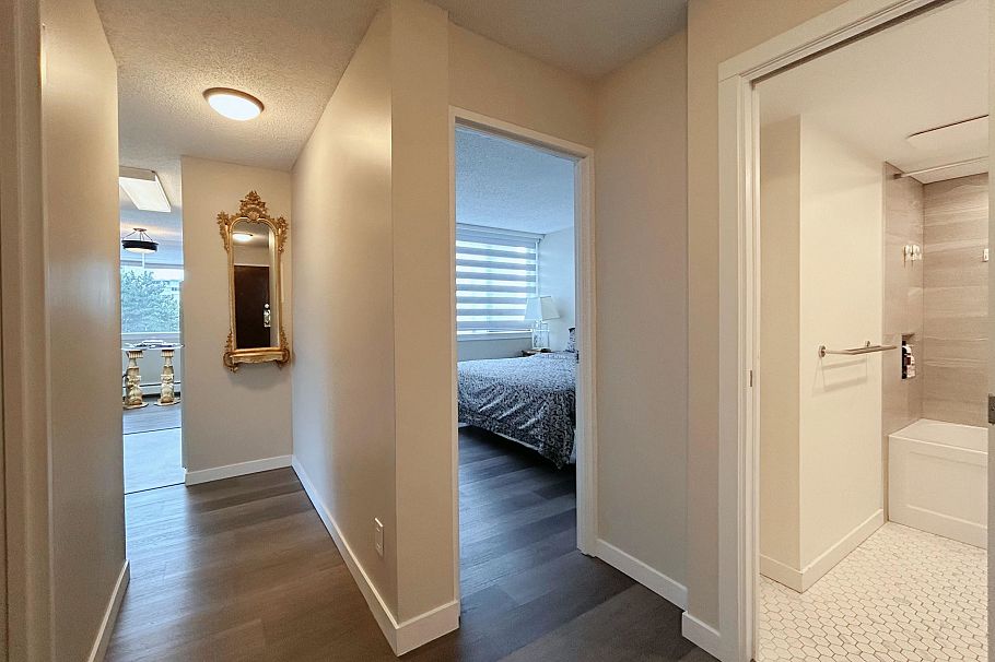 606 1740 Comox Street Vancouver, BC - 19