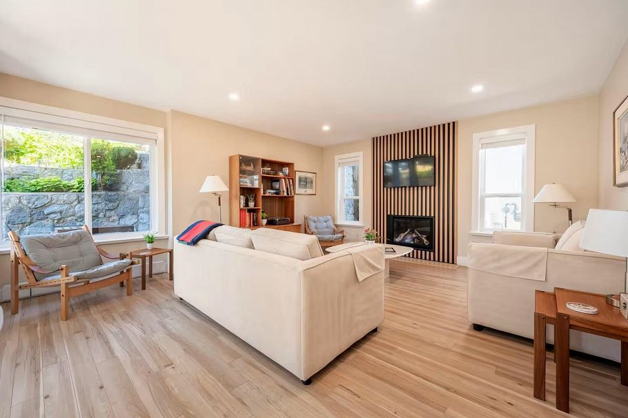 336 E 26th Street North Vancouver, BC - 19