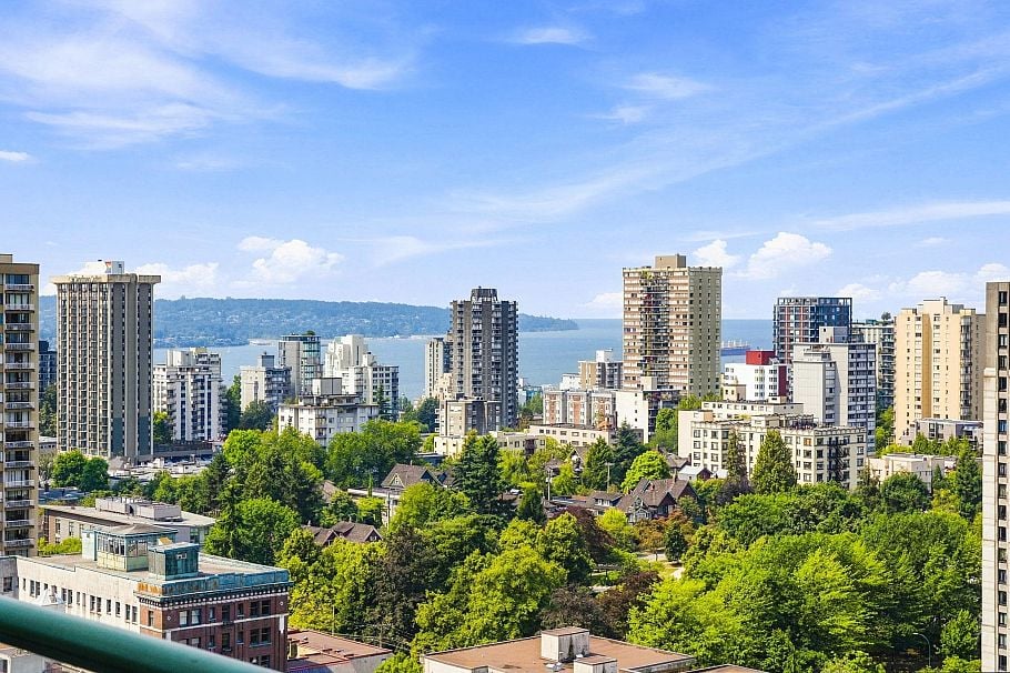 2301 909 Burrard Street Vancouver, BC - 1