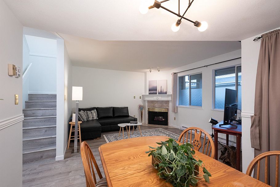 10 815 Tobruck Avenue North Vancouver, BC - 9