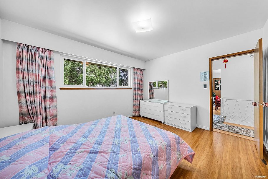 580 W 64th Avenue Vancouver, BC - 16