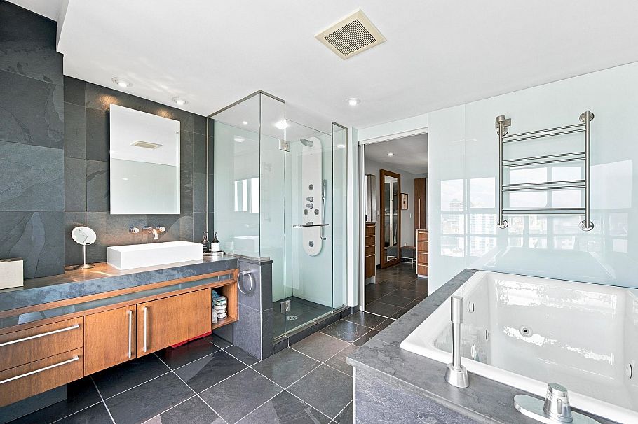 2301 909 Burrard Street Vancouver, BC - 24