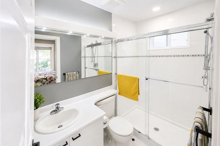 336 E 26th Street North Vancouver, BC - 27