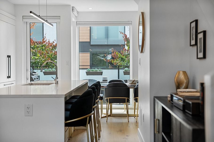 207 649 E 3 Street North Vancouver, BC - 11