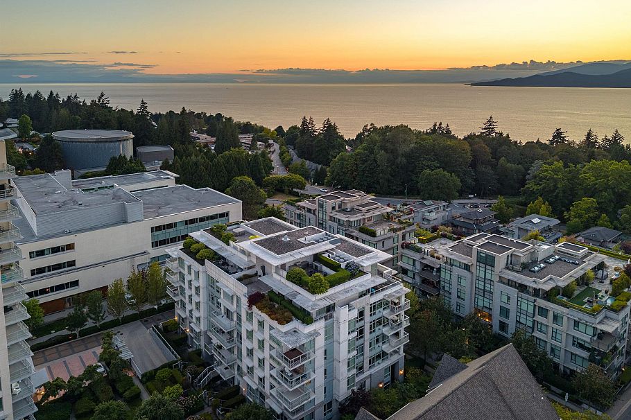 602 6080 Iona Drive Vancouver, BC - 33