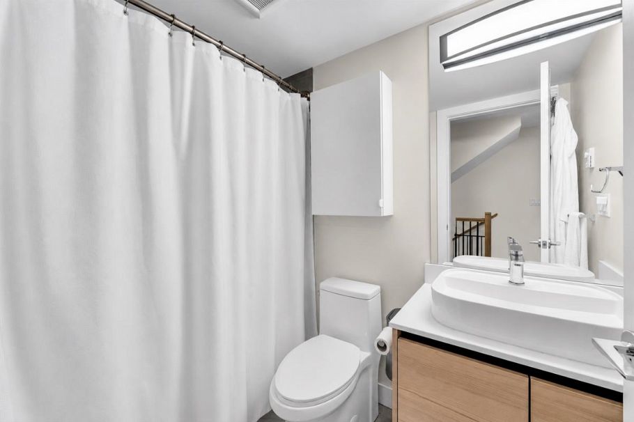 4410 Nanaimo Street Vancouver, BC - 14