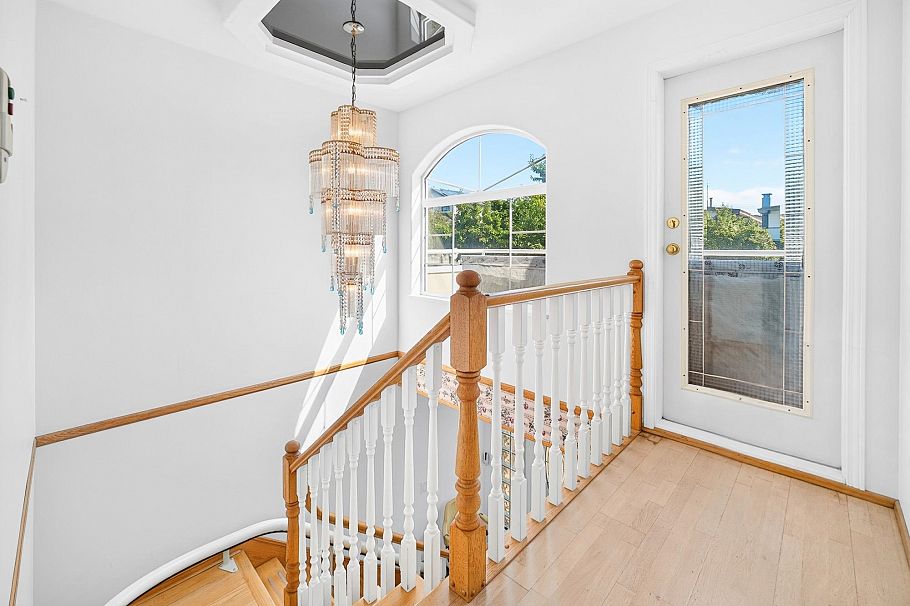 3423 E 24th Avenue Vancouver, BC - 16