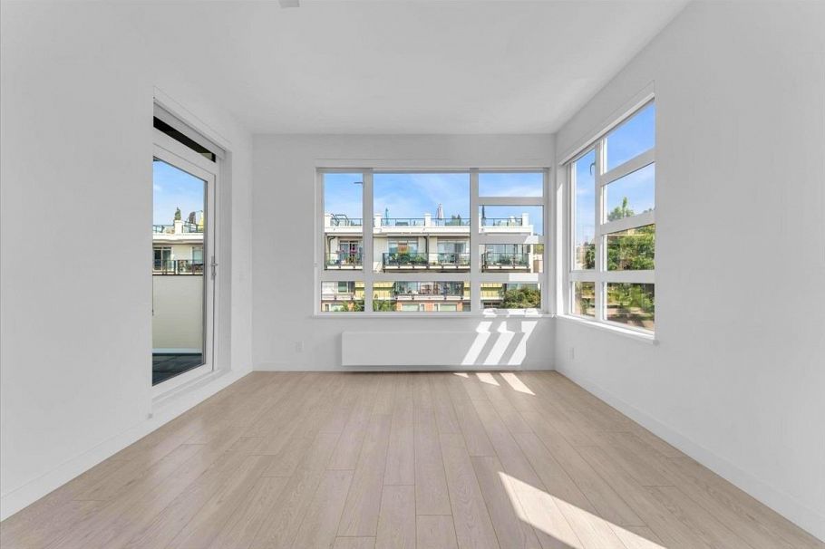 315 711 W 14th Street North Vancouver, BC - 2