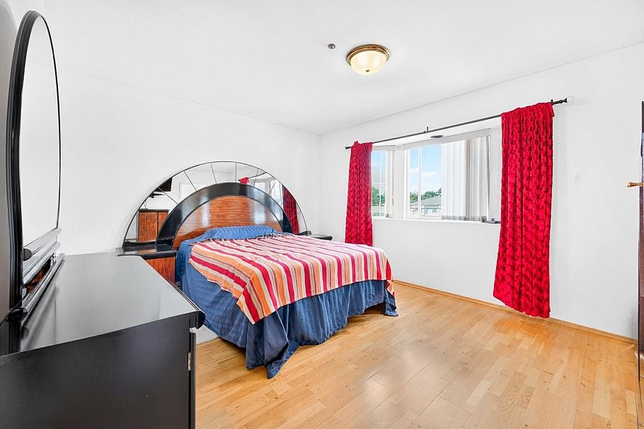 3423 E 24th Avenue Vancouver, BC - 18