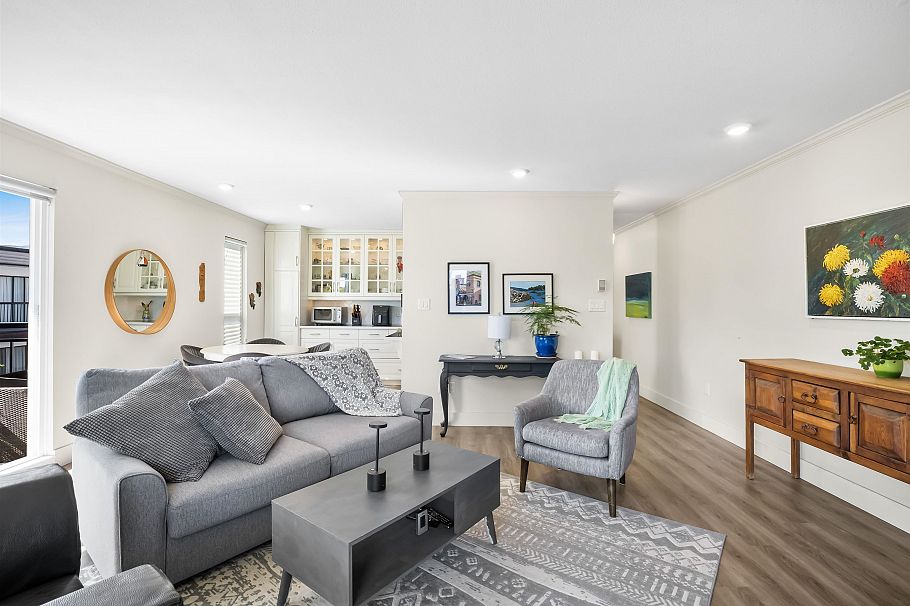 202 134 W 20th Street North Vancouver, BC - 12